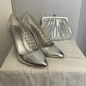 Christian Siriano silver-tone classic pumps with Sasha purse, great condition